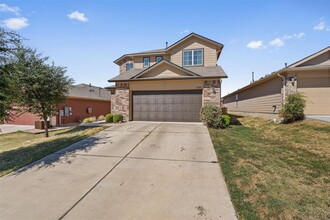 10308 Hatton Ln in Austin, TX - Foto de edificio - Building Photo