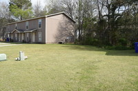 1417 Tangora Ln in Fayetteville, NC - Foto de edificio - Building Photo