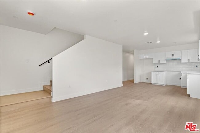 835 E 33rd St in Los Angeles, CA - Building Photo - Building Photo