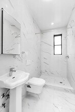 164 Waverly Pl, Unit 2B in New York, NY - Foto de edificio - Building Photo