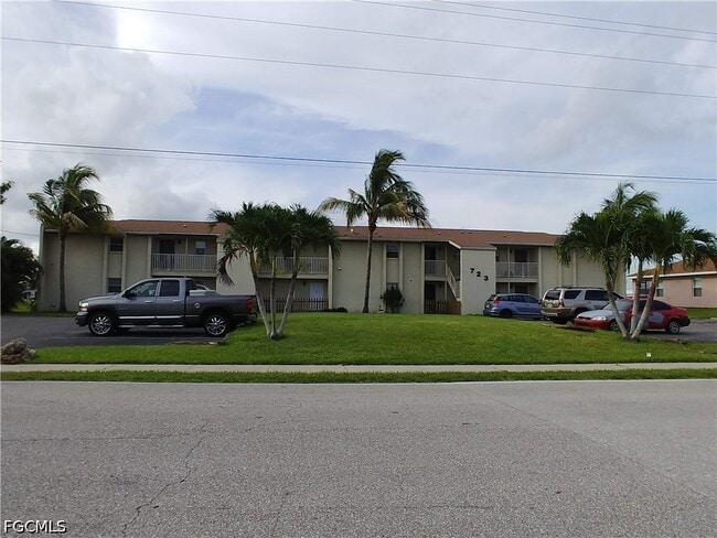 property at 723 SE 10th St