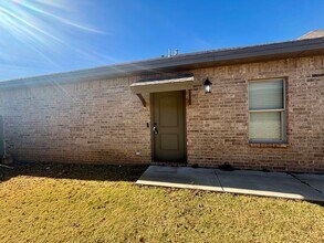 2013 102nd St in Lubbock, TX - Building Photo - Building Photo