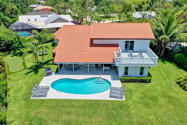 property at 141 Pine Hill Trail W