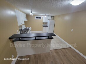 9072-9052 52 St NW in Edmonton, AB - Building Photo - Building Photo