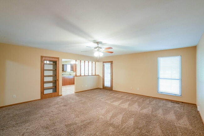 4131 Les Cherbourg Ln in Florissant, MO - Building Photo - Building Photo