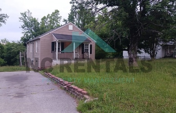 4126 Kivett Dr in Jamestown, NC - Building Photo - Building Photo