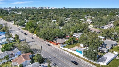 2963 Bahia Vista St in Sarasota, FL - Foto de edificio - Building Photo