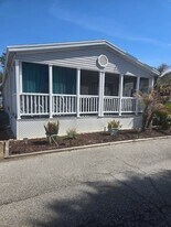 36012 Citrus Blvd in Grand Island, FL - Building Photo