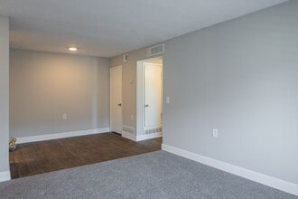 The Retreat at Eddins Apartments in Montgomery, AL - Building Photo - Building Photo