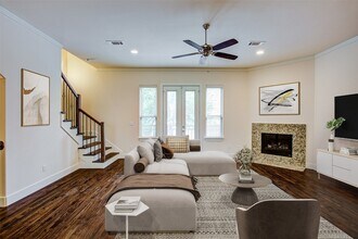 4323 Dickason Ave in Dallas, TX - Foto de edificio - Building Photo