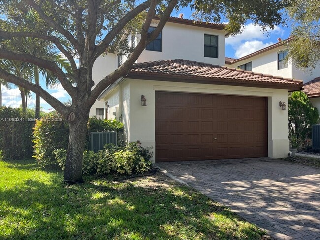 8353 NW 38th St in Pembroke Pines, FL - Building Photo - Building Photo