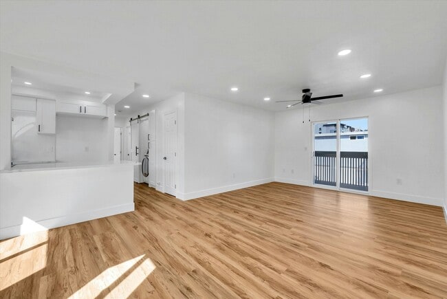 18652 Libra Cir in Huntington Beach, CA - Building Photo - Building Photo