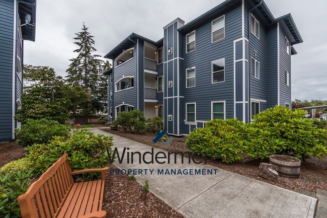 property at 300 N Oak Harbor St