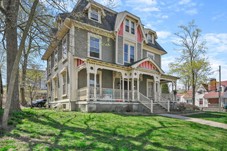 Huntington House Condominium in Norwich, CT - Building Photo - Primary Photo