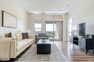 1501 W Howard Ln, Unit SI FL1-ID363 in Austin, TX - Building Photo