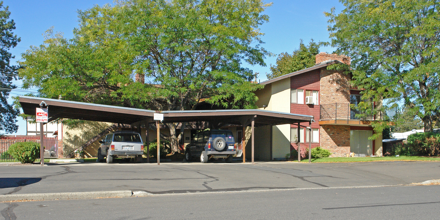 Village House in Spokane, WA - Building Photo