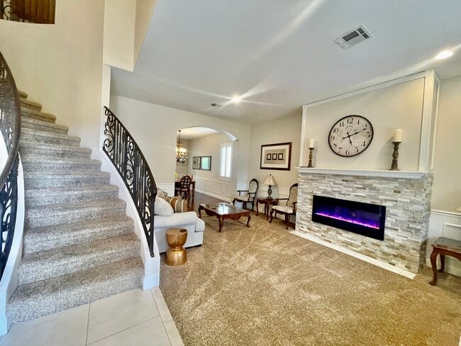 331 W Sherwood Dr in Henderson, NV - Foto de edificio - Building Photo