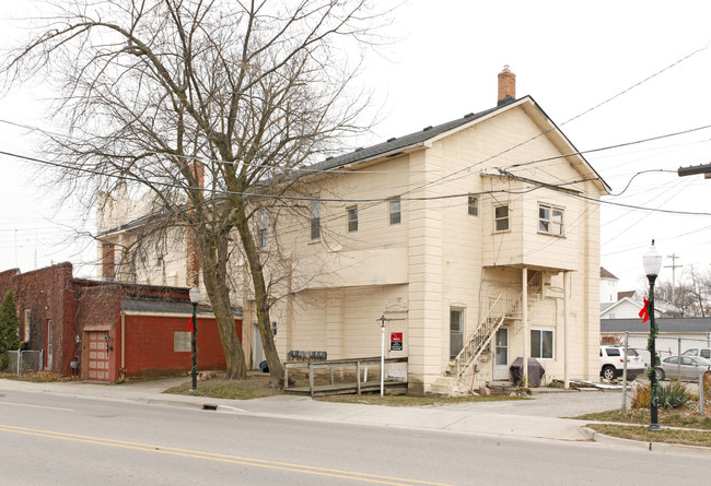 106-108 S Bridge St in Linden, MI - Building Photo - Building Photo