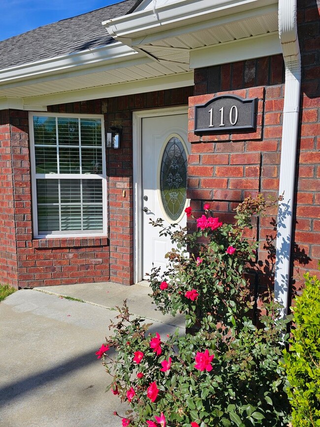 110 Naples Ct in Radcliff, KY - Building Photo - Building Photo