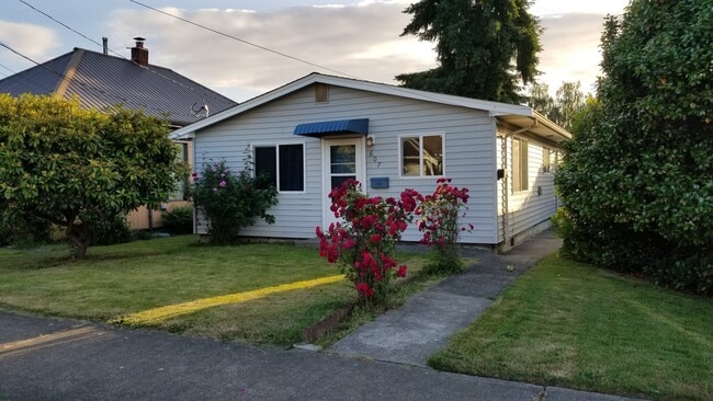 property at 607 Morris Ave S