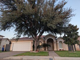 415 Starling Creek Loop in Laredo, TX - Building Photo