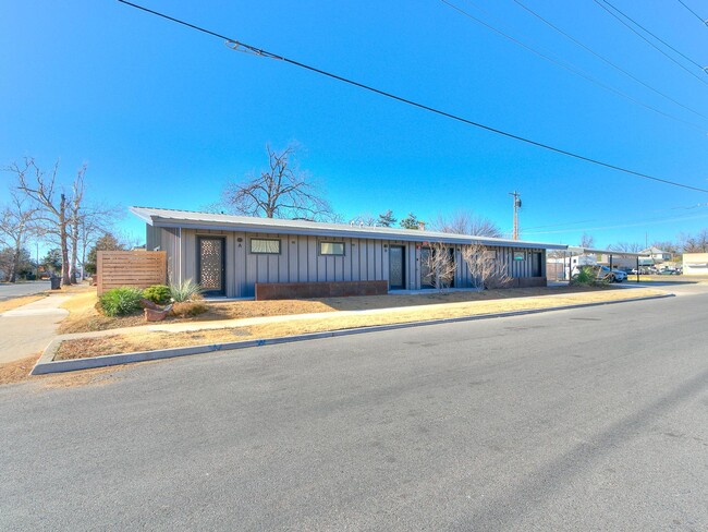 711 N Douglas Ave in Oklahoma City, OK - Building Photo - Building Photo