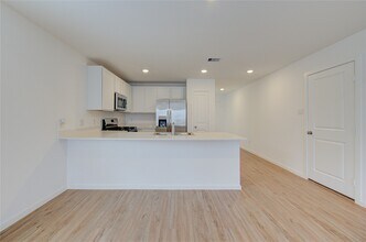 9910 Oakheath Blf Dr in Baytown, TX - Building Photo - Building Photo