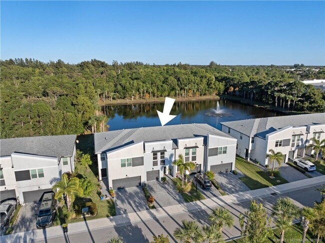 3931 SE Mentmore Ln in Stuart, FL - Building Photo - Building Photo