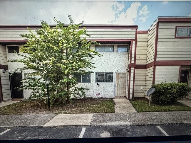 property at 3984 Crayrich Cir