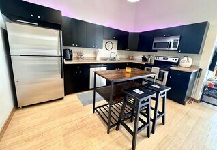 213 N Walnut St in Bloomington, IN - Building Photo - Building Photo