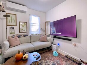 379 Monmouth St in Jersey City, NJ - Building Photo - Building Photo