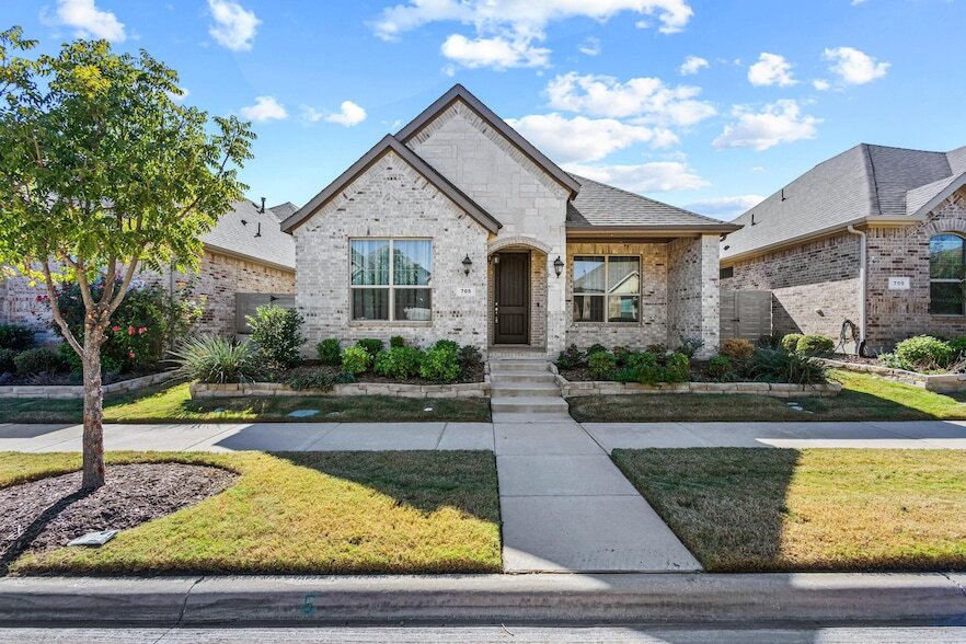 705 Boardwalk Way in Argyle, TX - Building Photo