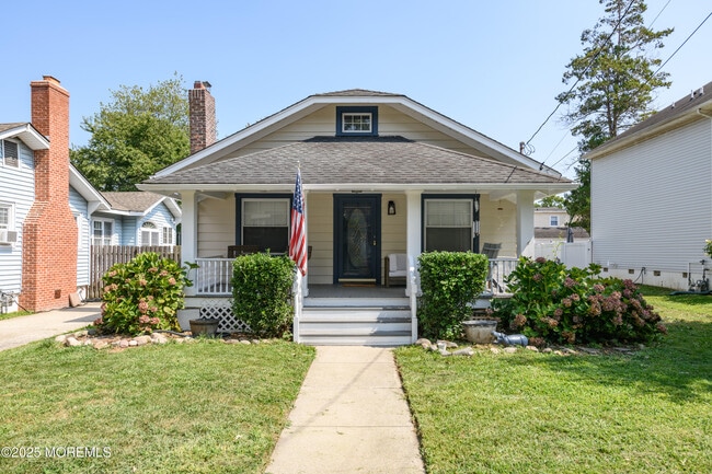 property at 1314 Laurel Ave