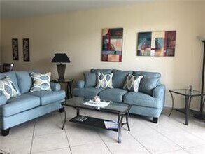 3250 Cypress Glen Way-Unit -414 in Naples, FL - Building Photo - Building Photo