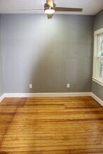 1013 S Glasgow Dr, Unit C in Dallas, TX - Building Photo - Building Photo