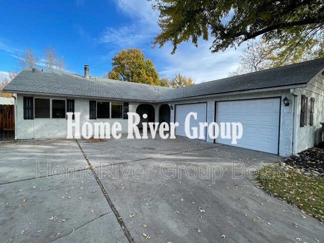 property at 872 E Bergeson St