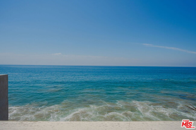 20644 Pacific Coast Hwy in Malibu, CA - Building Photo - Building Photo