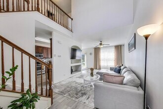 474 S Jade Ln in Round Lake, IL - Building Photo - Building Photo