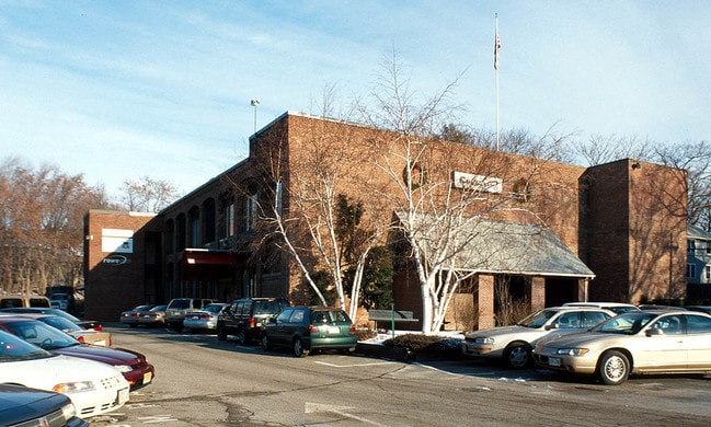 60 Aberdeen Ave