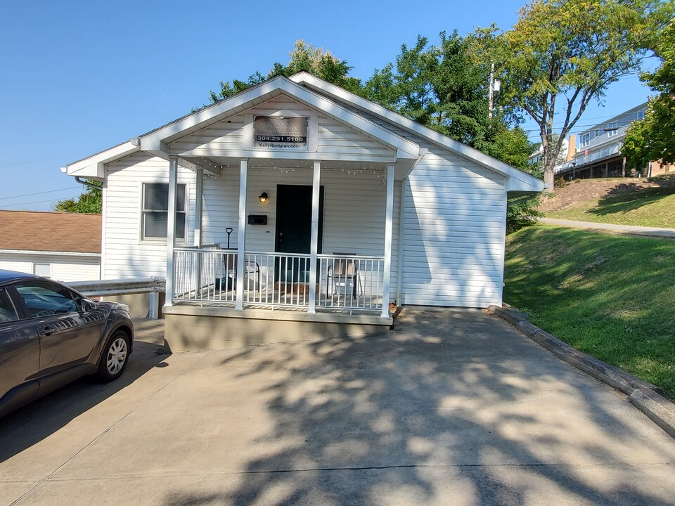 715 Lorentz St in Morgantown, WV - Building Photo