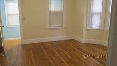 19 Rockwell St in Boston, MA - Building Photo - Building Photo