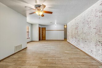 2508 NE Turtle Creek Dr in Lawton, OK - Building Photo - Building Photo