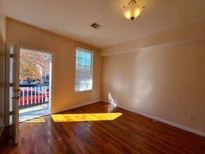 2301 Gravier St in New Orleans, LA - Building Photo - Building Photo