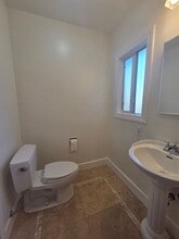 985 Phillips Ave in Petaluma, CA - Building Photo - Building Photo