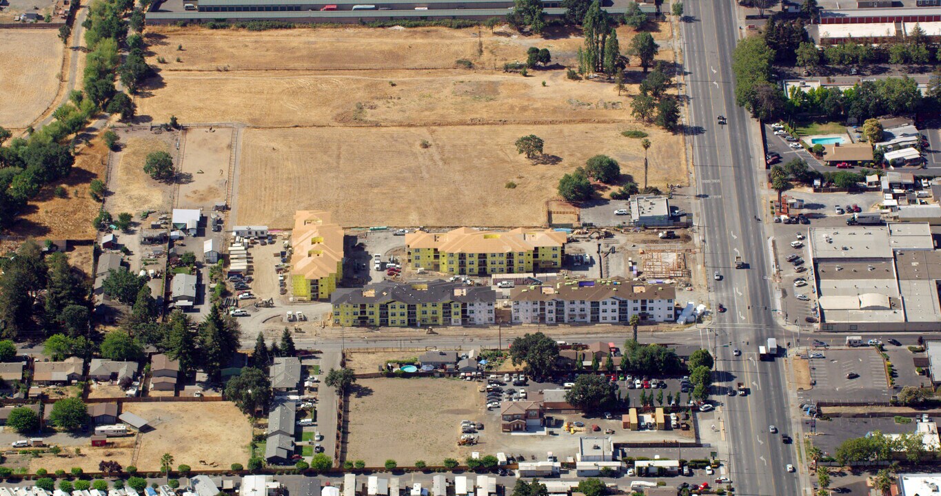 Cedar Grove in Santa Rosa, CA - Foto de edificio