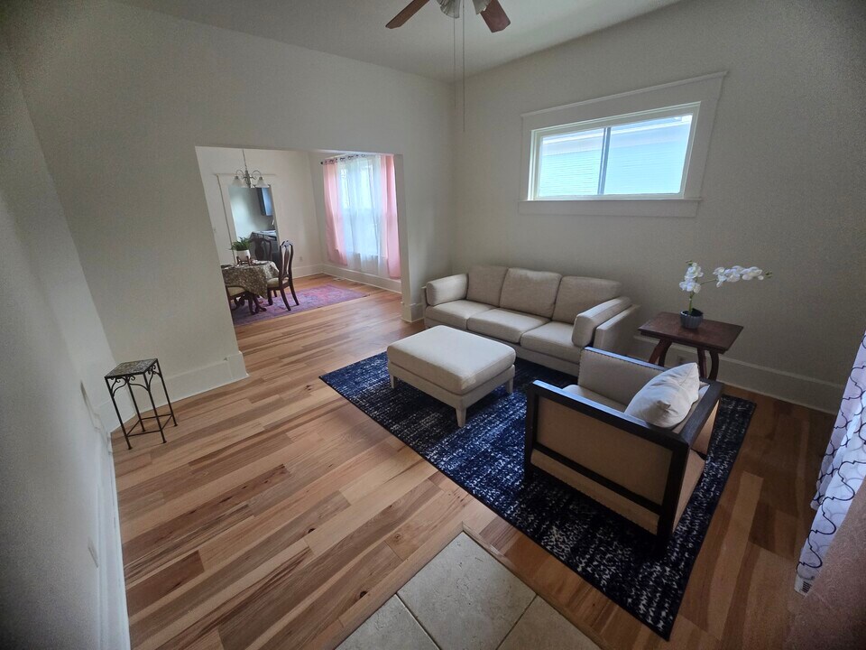 1717 S Moffet Ave in Joplin, MO - Building Photo