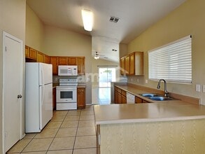 10455 W Reade Ave in Glendale, AZ - Foto de edificio - Building Photo