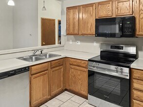 13286 Riley St in Holland, MI - Building Photo - Building Photo