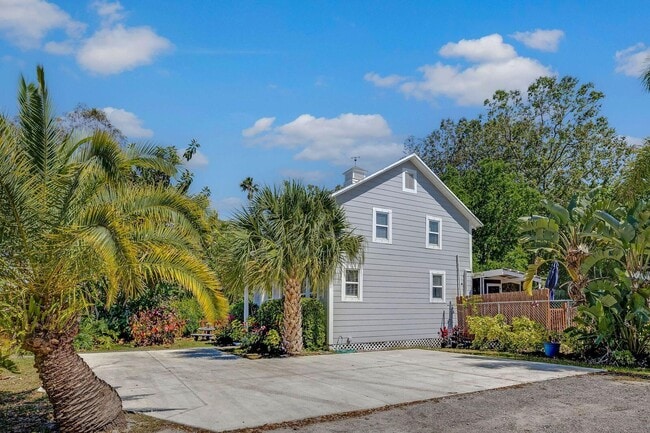 1425 E Crisafulli Rd in Merritt Island, FL - Building Photo - Building Photo