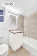 53 W 76th St in New York, NY - Building Photo - Building Photo